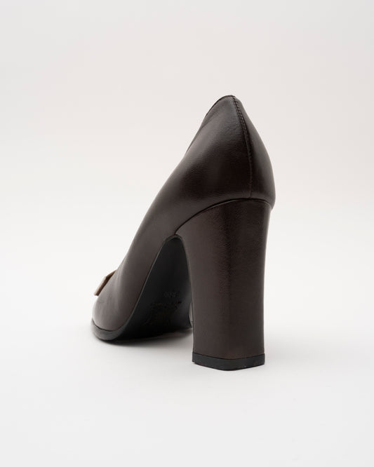 90s FENDI Black Leather Logo Pumps (36.5)