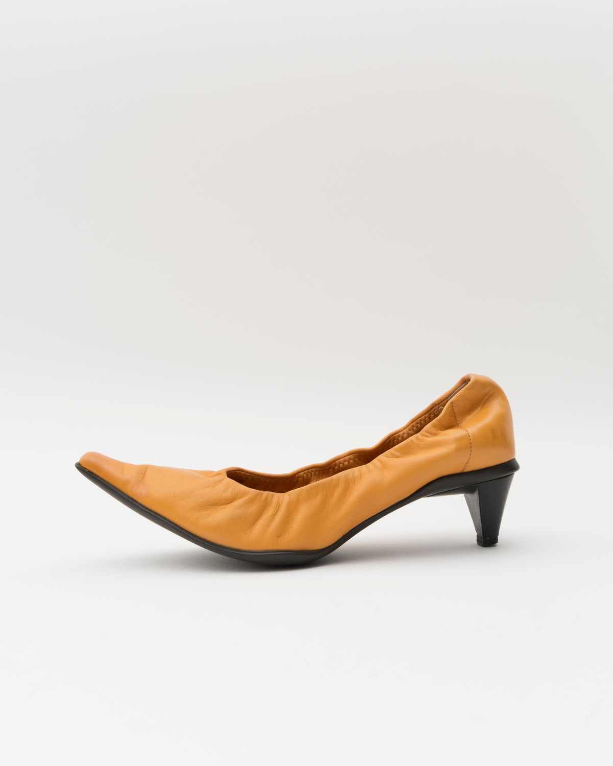 90s PRADA Marigold Ruched Leather Chisel Toe Kitten Heels (35.5)