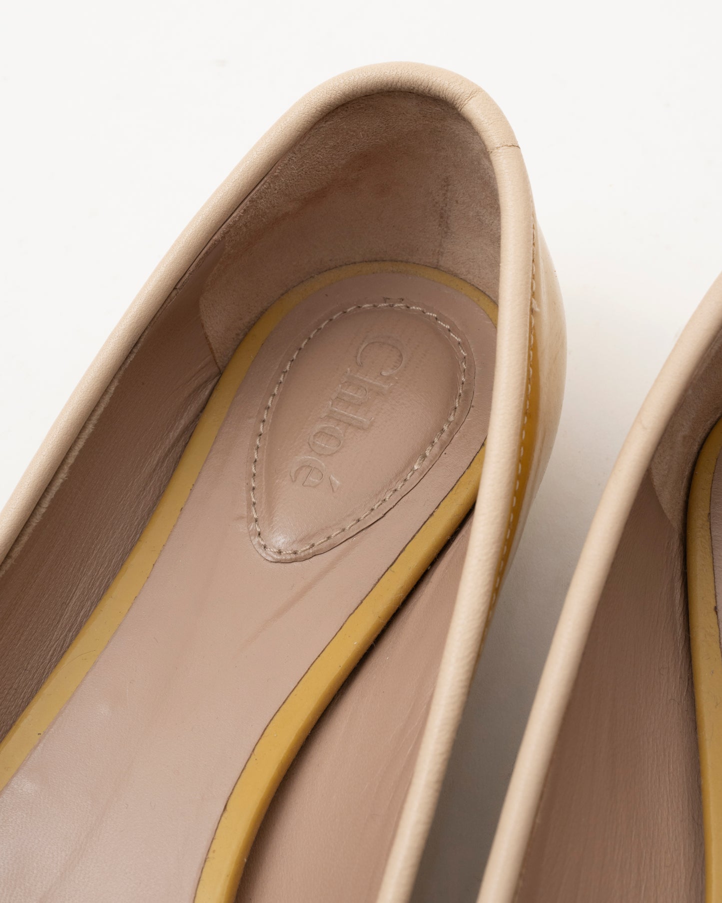 2000s CHLOE Mustard Patent Bow Flats (35)