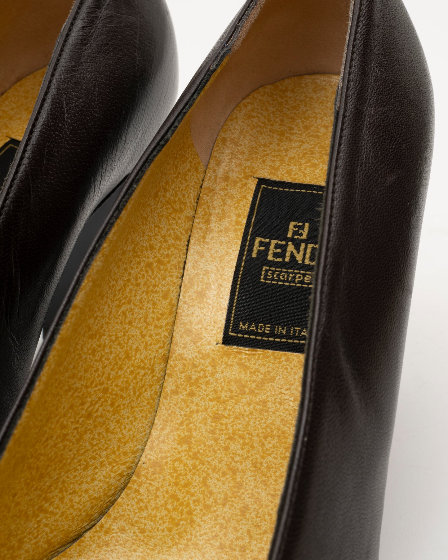 90s FENDI Black Leather Logo Pumps (36.5)