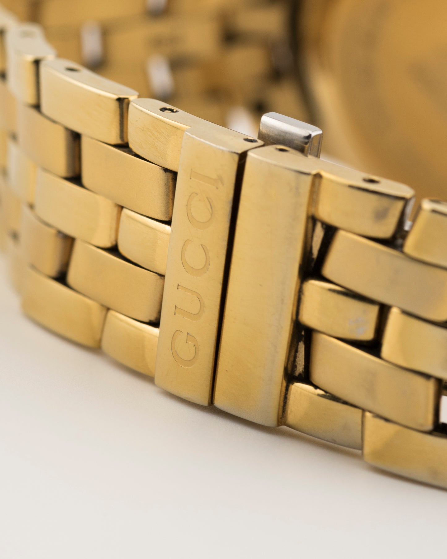 90s GUCCI 5400M Gold Watch