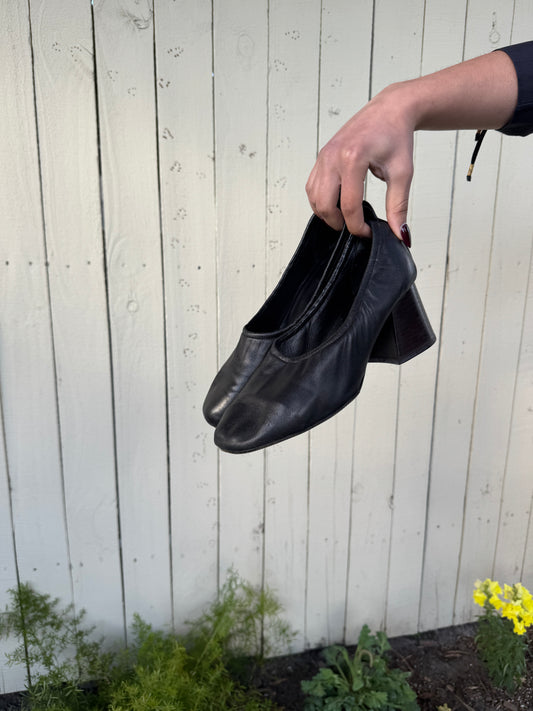 2000s CELINE Phoebe Philo Era Black Leather Pumps (37.5)