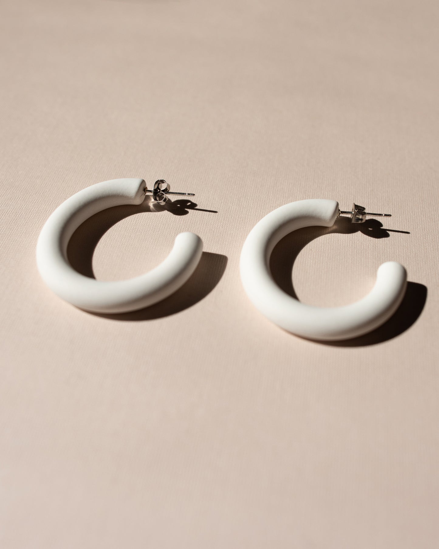 SS925 Louise Hoops in Alabaster