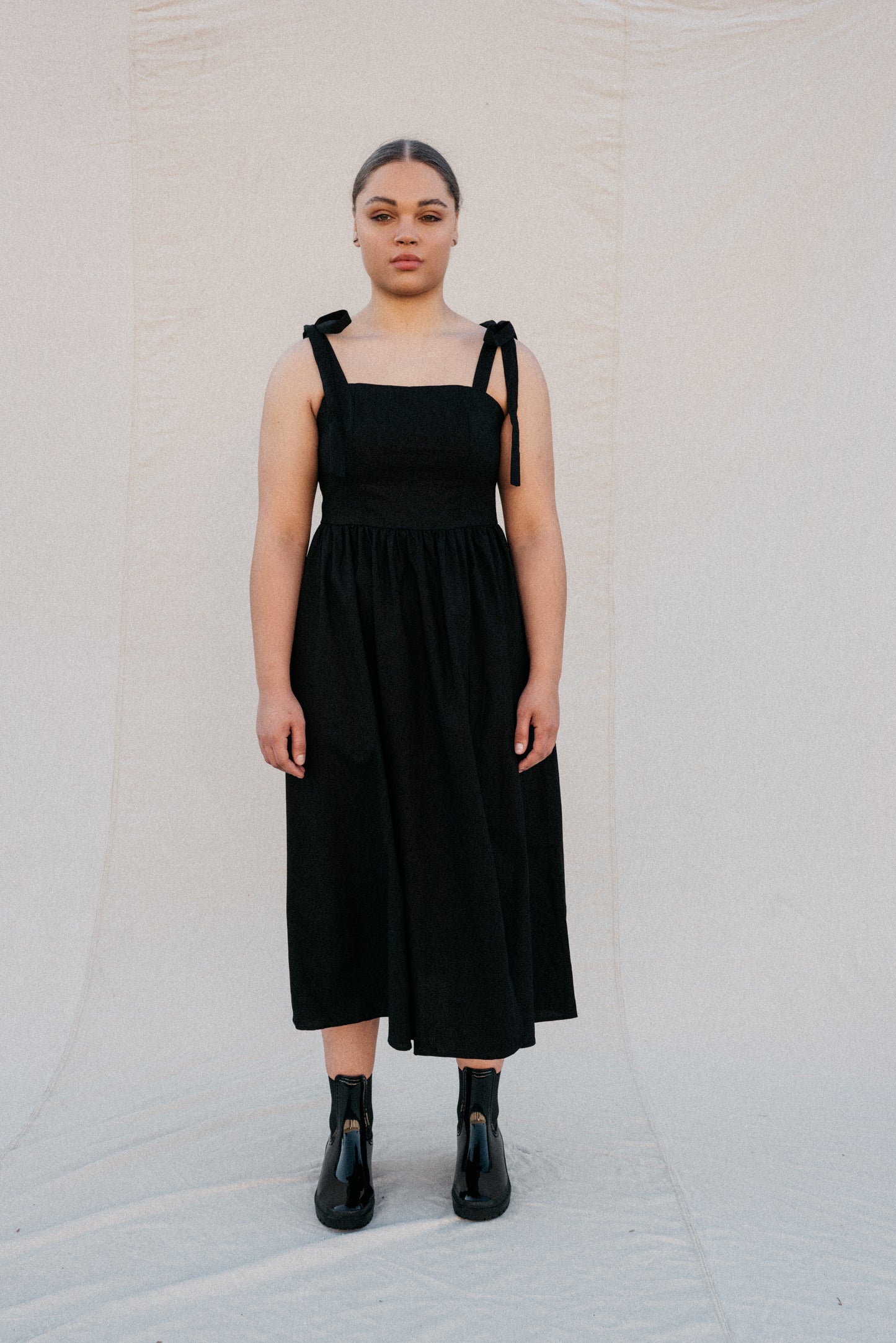 Margareta Dress in Charcoal