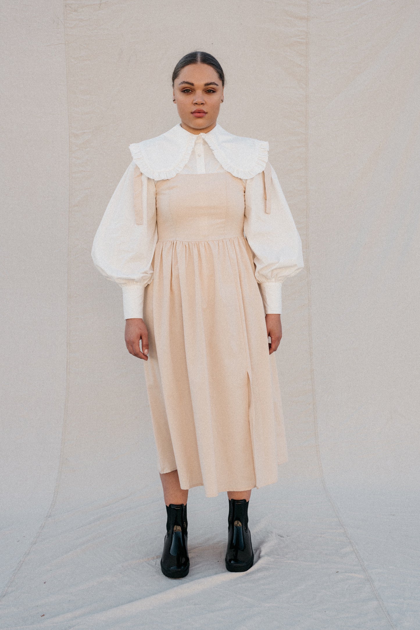 Margareta Dress in Sand