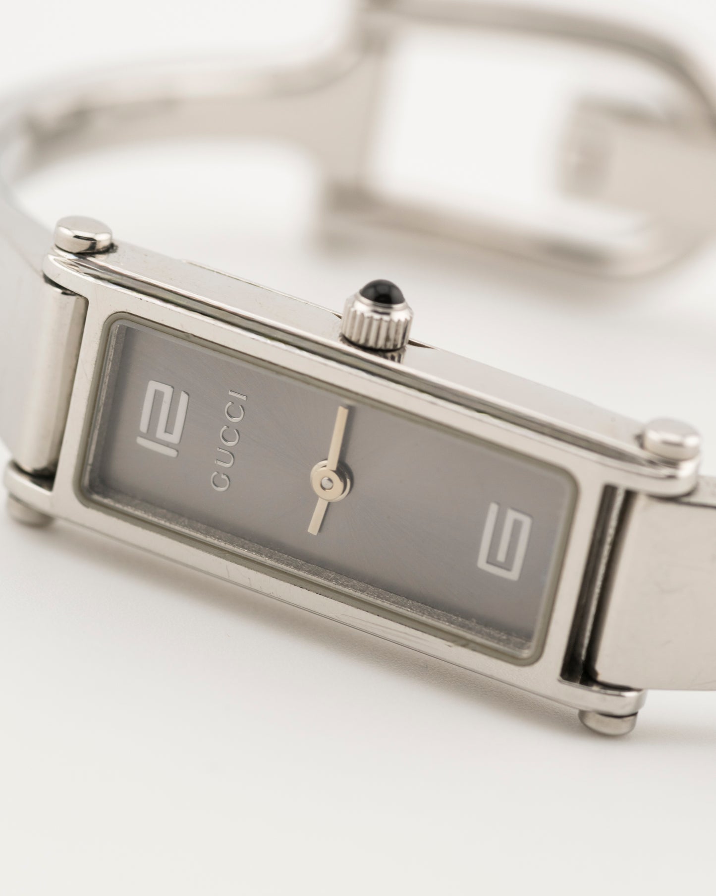 90s GUCCI 1500L Silver Watch w/Grey Dial