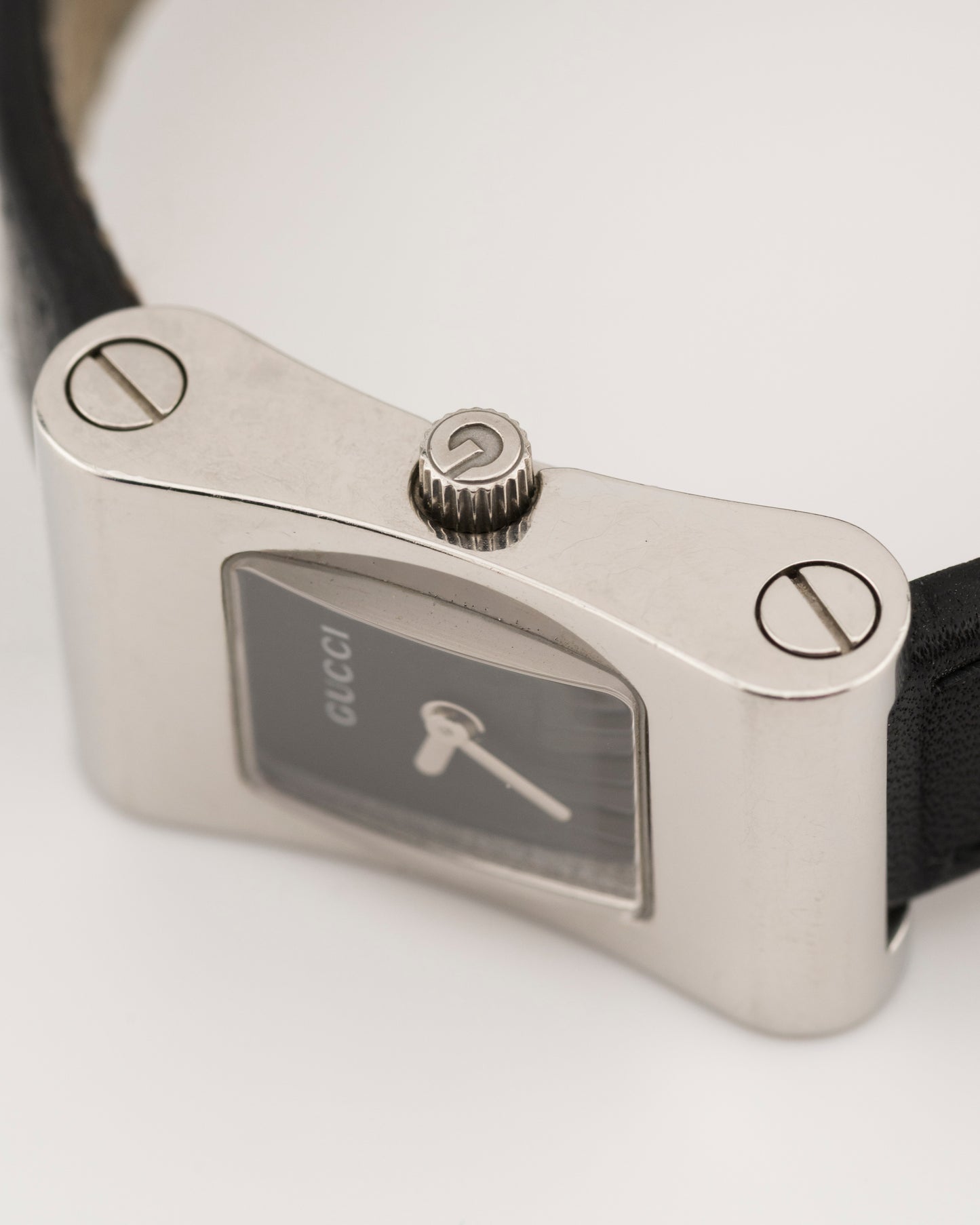 90s GUCCI 2300L Silver & Black Leather Watch