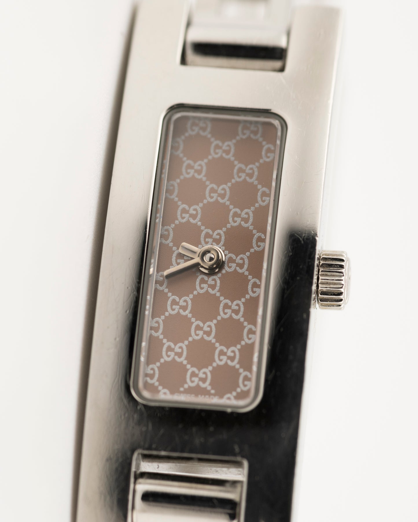 2000s GUCCI 3900L Silver GG Monogram Watch