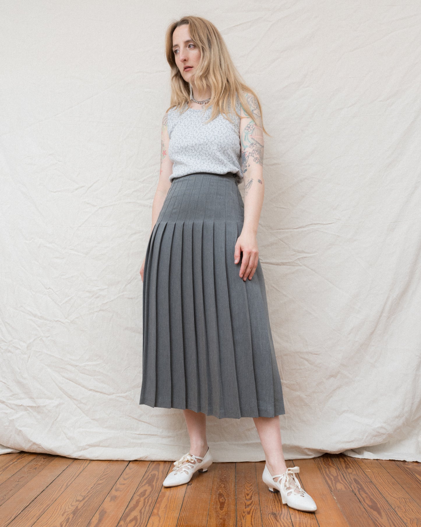 Vintage Grey Pleated Skirt (S/M)