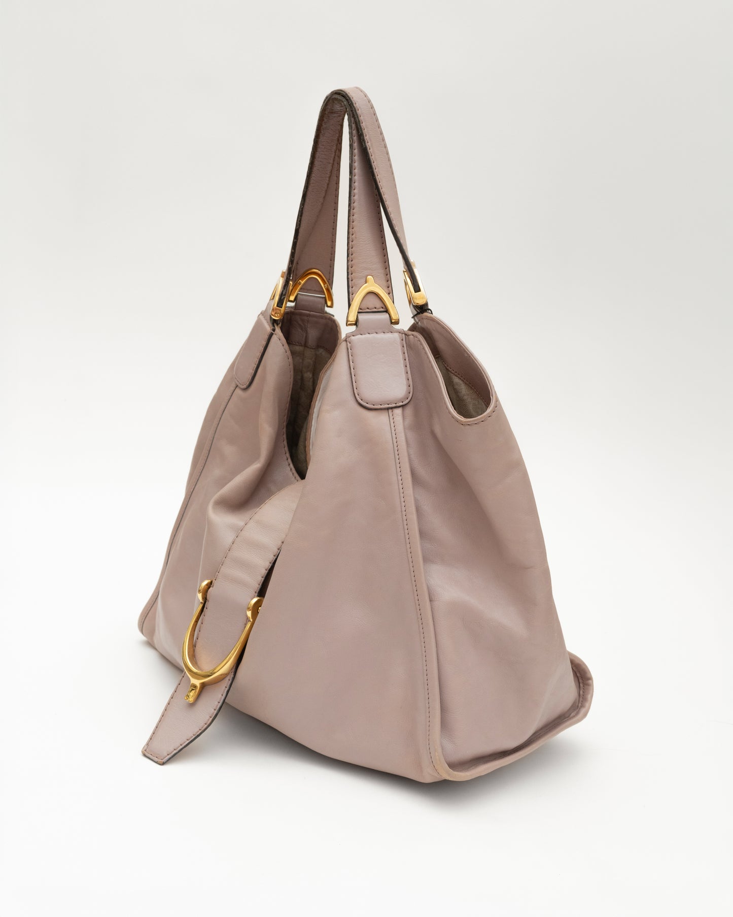2000s GUCCI Lilac Soft Stirrup Hobo Bag