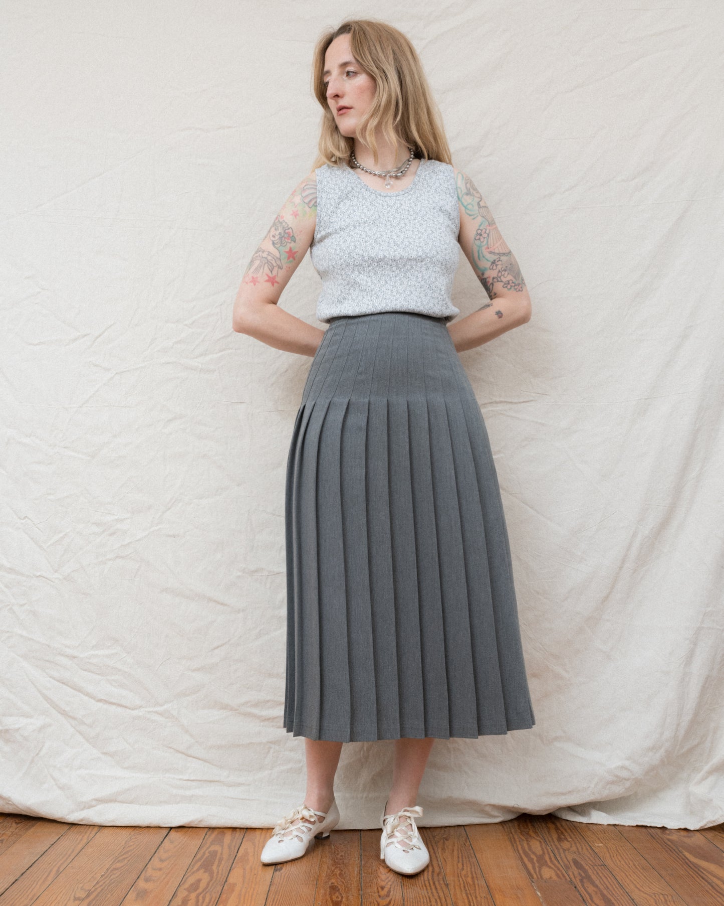 Vintage Grey Pleated Skirt (S/M)