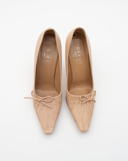 2000s GUCCI Tom Ford Era Beige Ruched Bow Heels (35)