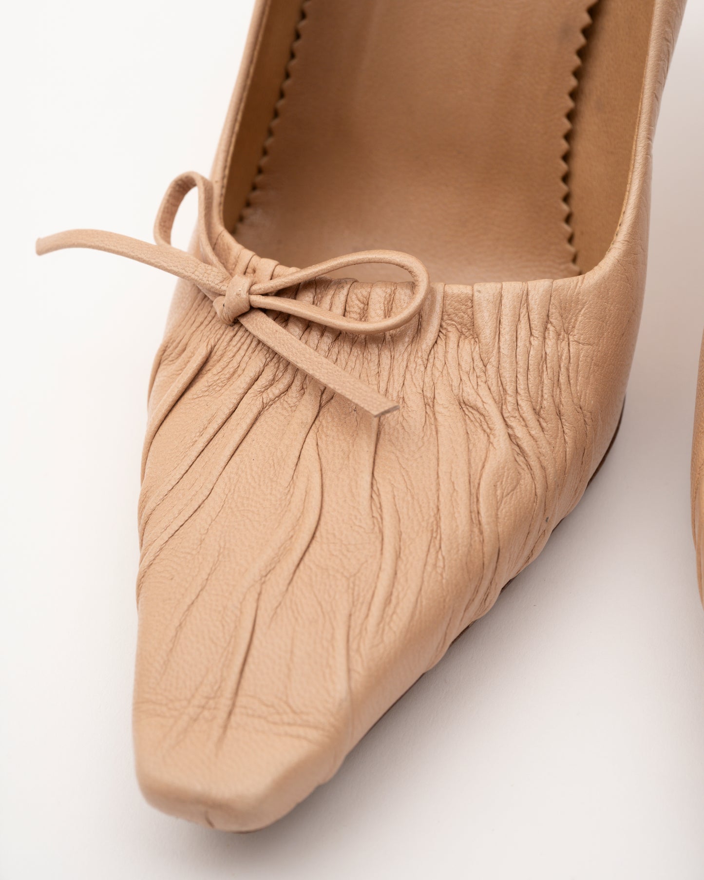 2000s GUCCI Tom Ford Era Beige Ruched Bow Heels (35)