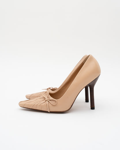 2000s GUCCI Tom Ford Era Beige Ruched Bow Heels (35)