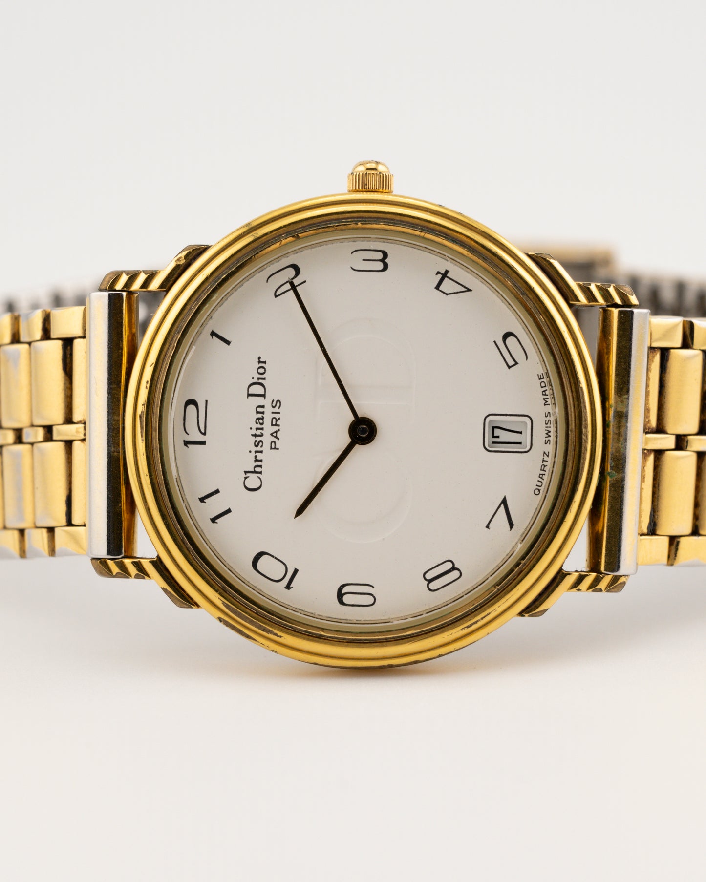 90s CHRISTIAN DIOR 45.122.3 Gold Round Watch w/Date Dial