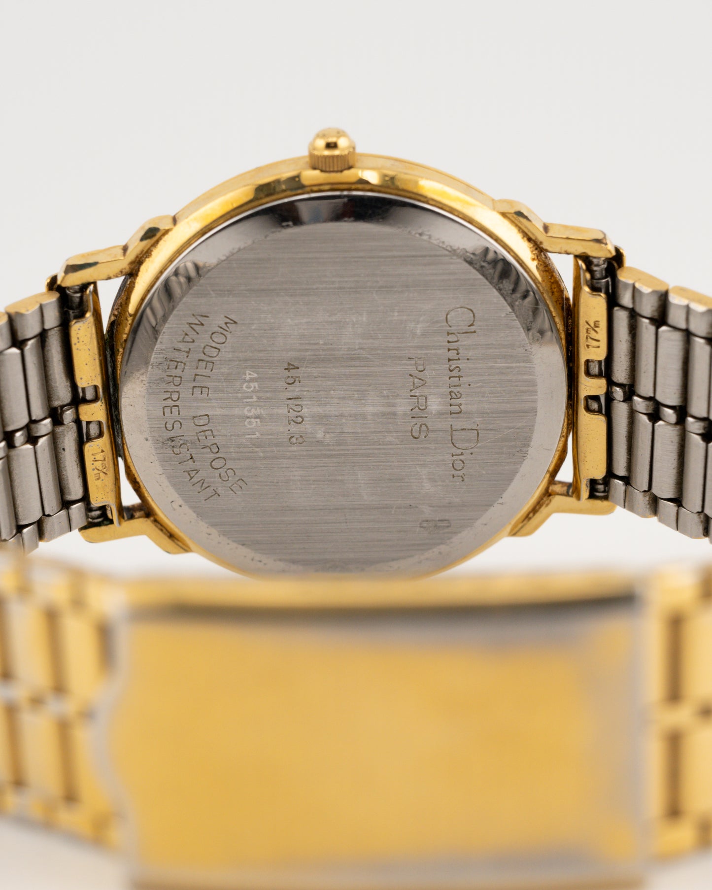 90s CHRISTIAN DIOR 45.122.3 Gold Round Watch w/Date Dial