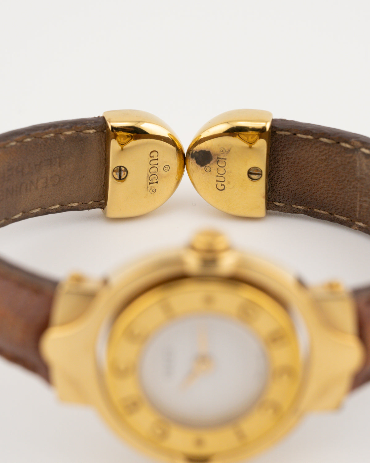 90s GUCCI 6600L Reverso Brown Leather Bangle Watch
