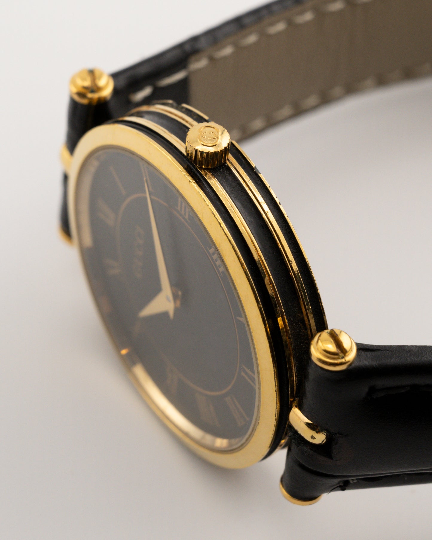 80s GUCCI 2000M Watch w/Black Leather Band