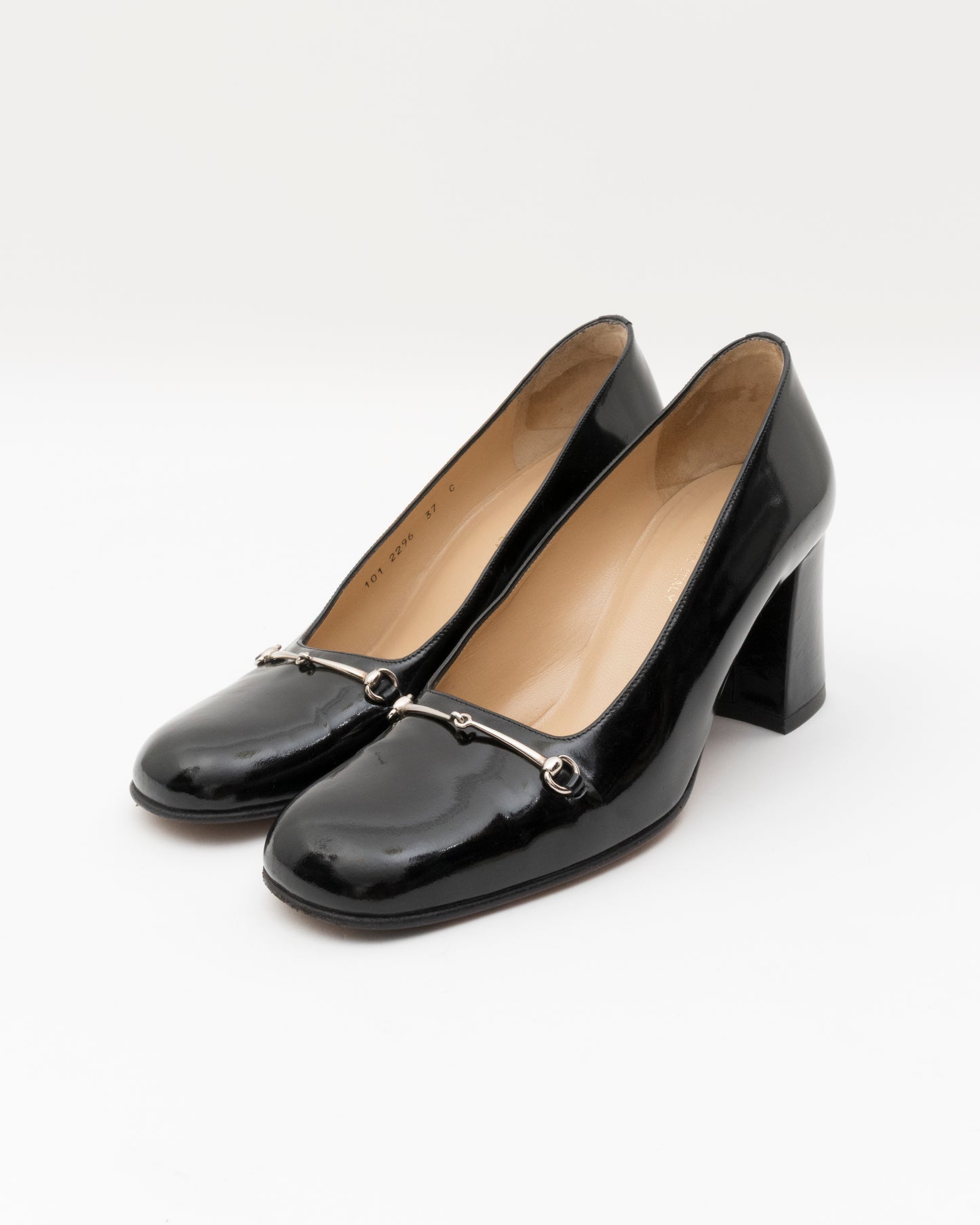 2000s GUCCI Black Horsebit Patent Leather Pumps (37)