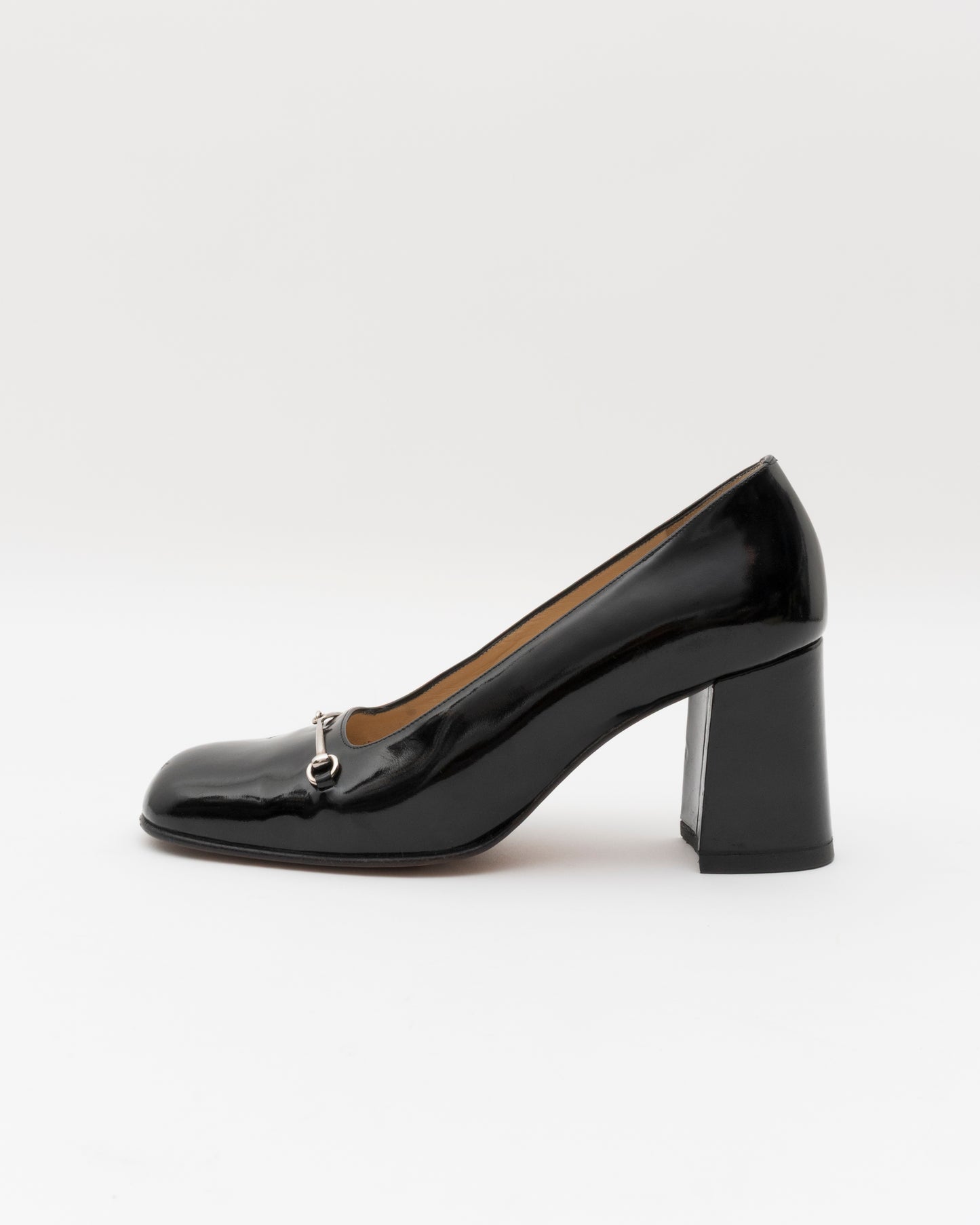 2000s GUCCI Black Horsebit Patent Leather Pumps (37)