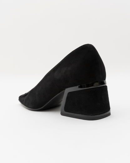 2000s GUCCI Black Suede Pumps (38)