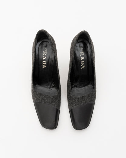90s PRADA Sculptural Grey Wool Pumps (36)