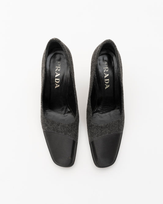 90s PRADA Sculptural Grey Wool Pumps (36)