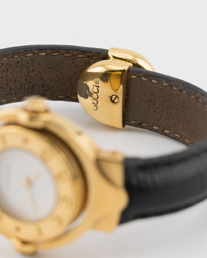 90s GUCCI 6600L Reverso Black Leather Bangle Watch