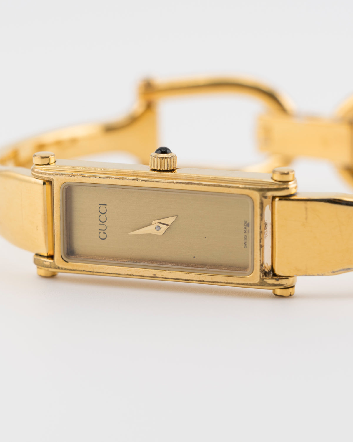 90s GUCCI 1500L Gold Bangle Watch