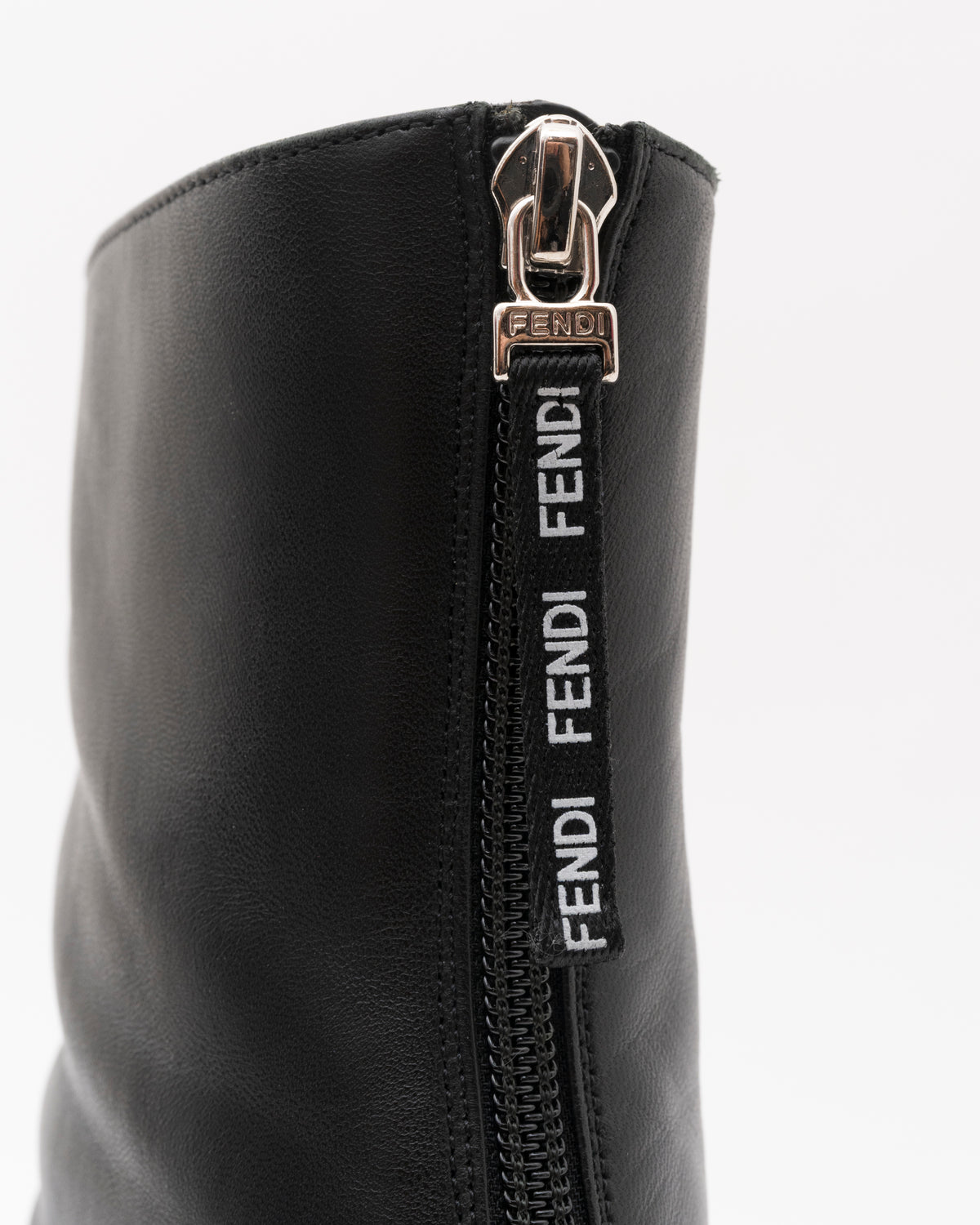 2019 FENDI FFreedom Black Calf Leather Booties (38)