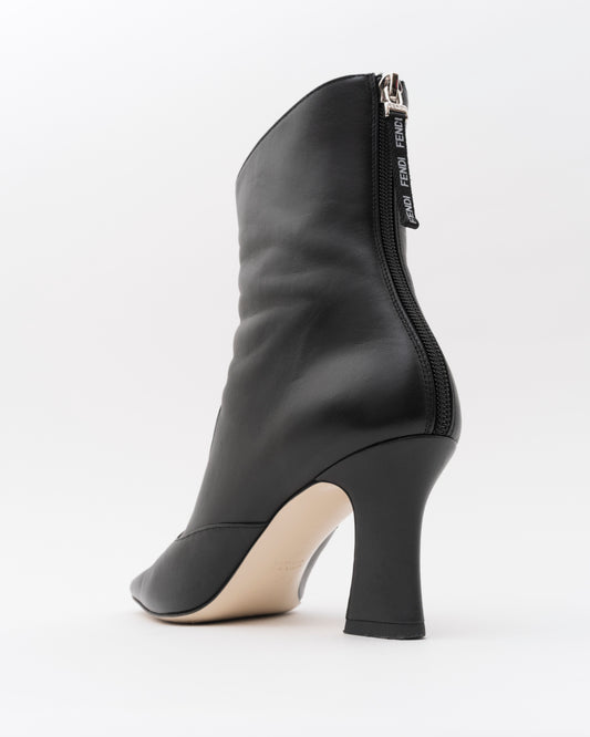 2019 FENDI FFreedom Black Calf Leather Booties (38)