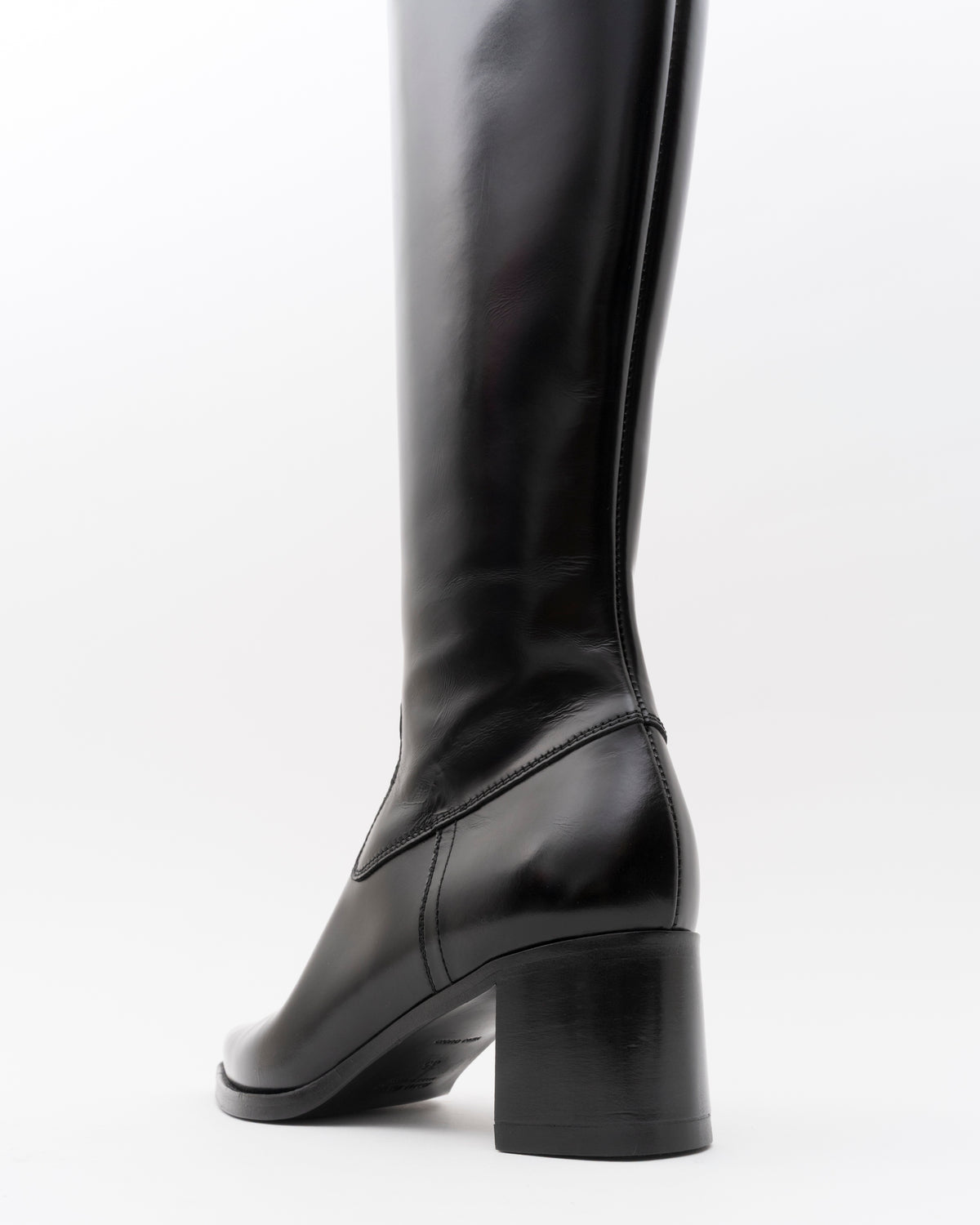 2000s MIU MIU Pointed Toe Black Patent Boots (35)