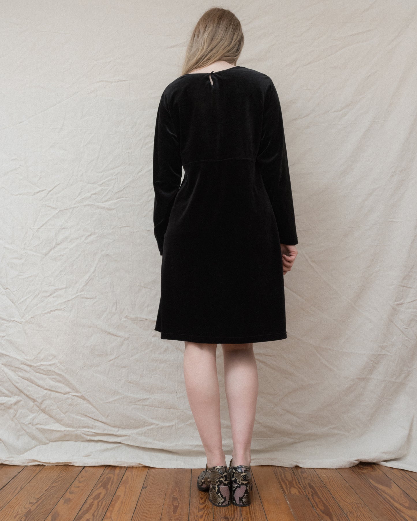 vintage black velvet dress Vintage Black Velvet Dress (S-L)