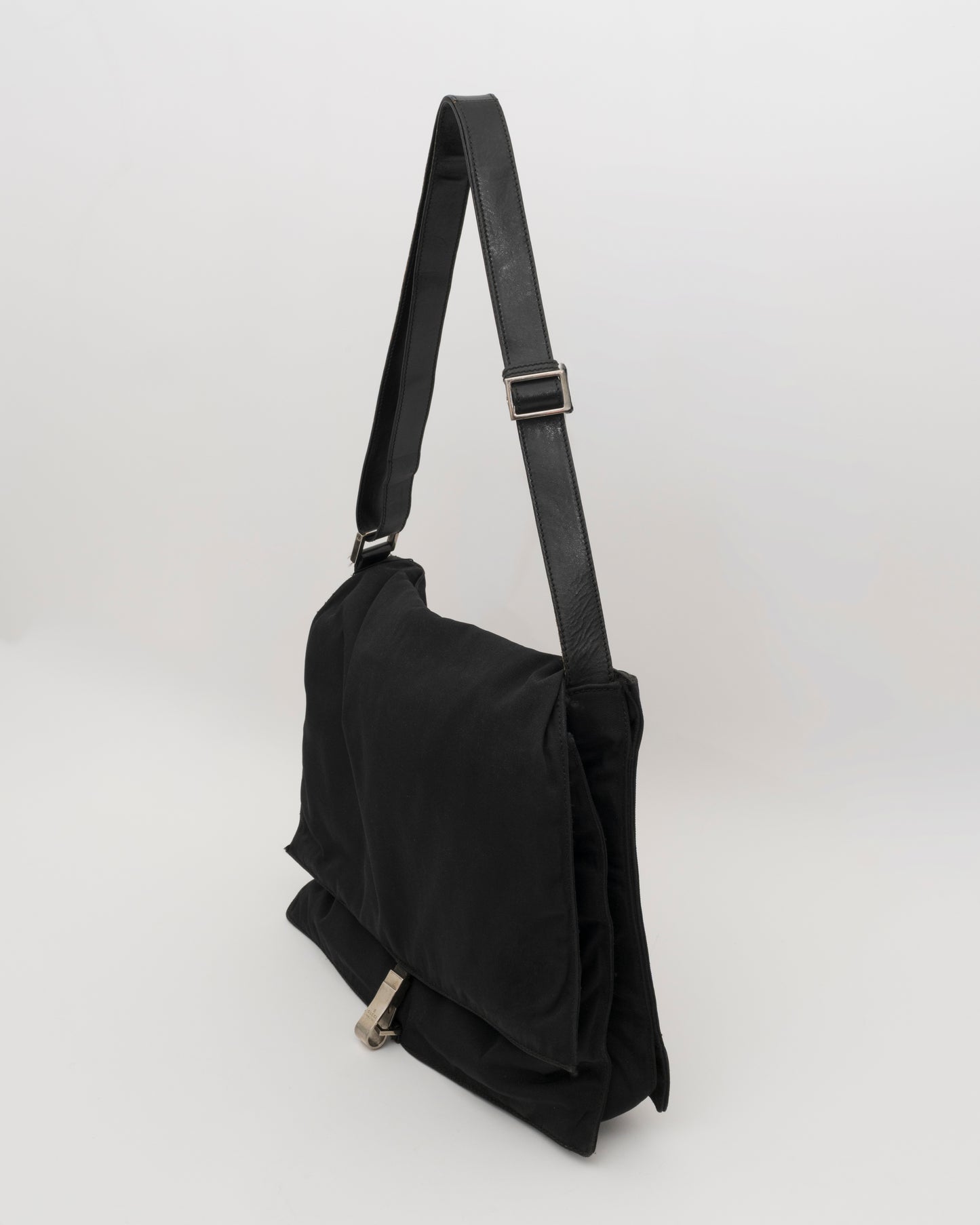 90s GUCCI Black Nylon Messenger Bag