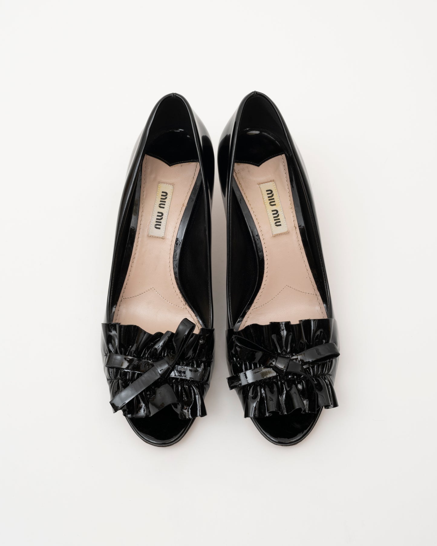 2000s MIU MIU Black Patent Leather Ruffle Bow Heels (36.5)