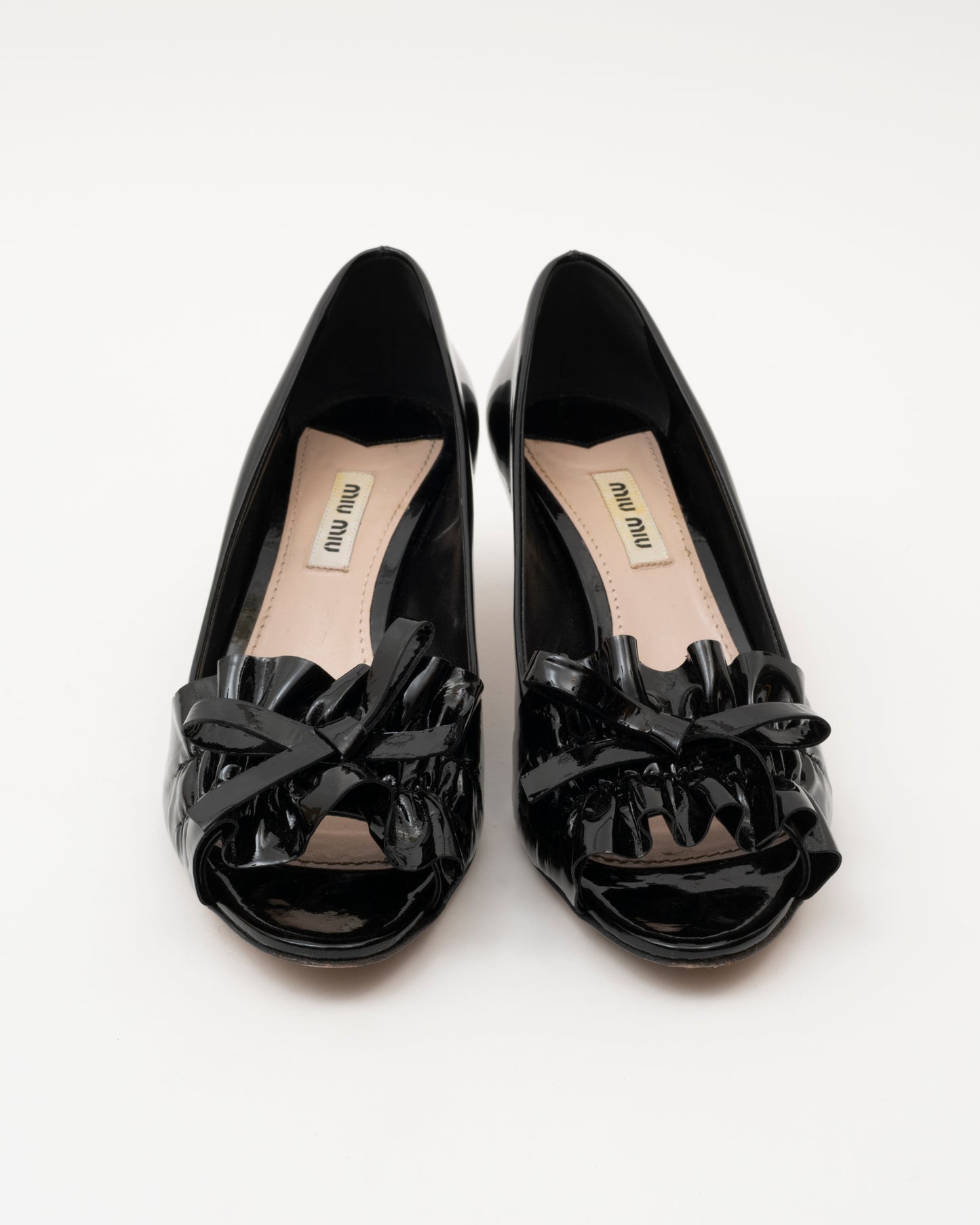 2000s MIU MIU Black Patent Leather Ruffle Bow Heels (36.5)