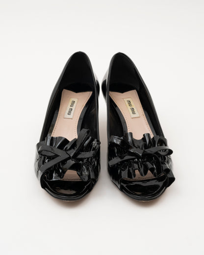 2000s MIU MIU Black Patent Leather Ruffle Bow Heels (36.5)