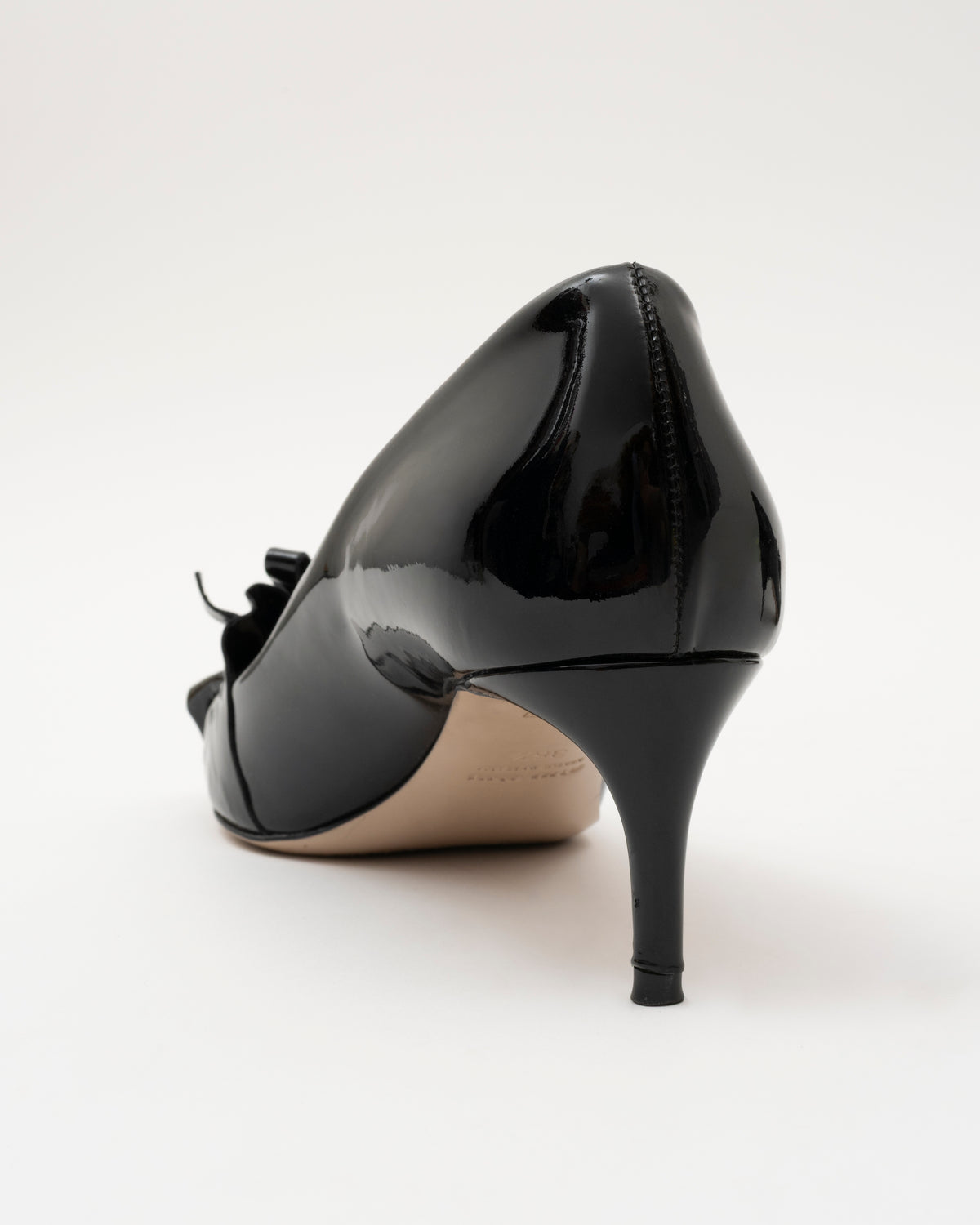 2000s MIU MIU Black Patent Leather Ruffle Bow Heels (36.5)