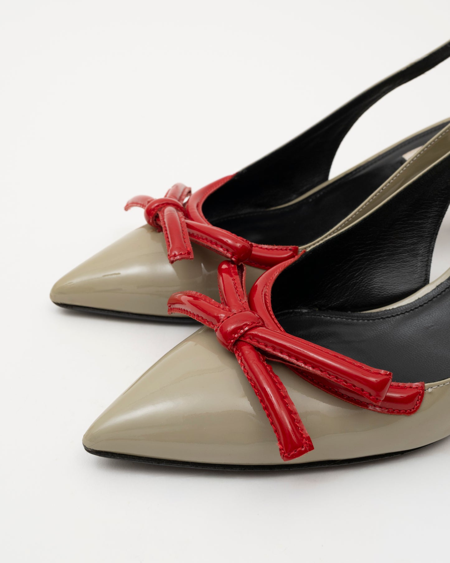 2000s PRADA Sage Patent Leather Red Bow Slingback Heels (36)
