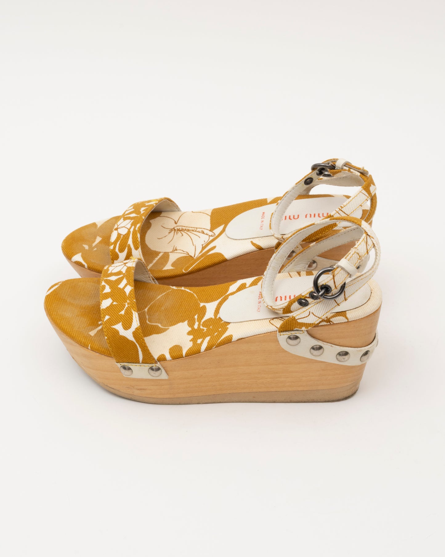 90s MIU MIU Mustard Floral Wood Platform Sandals (36)