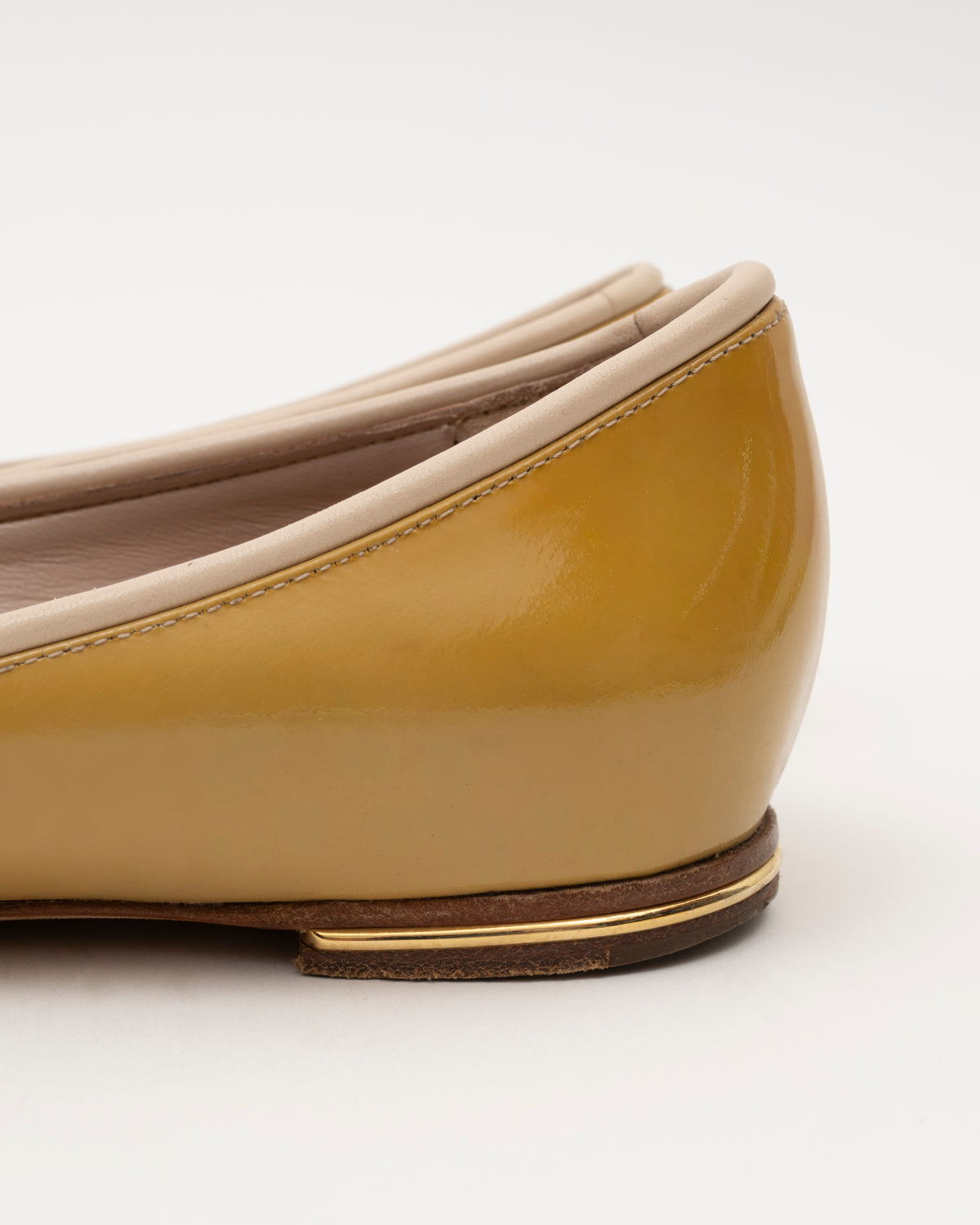2000s CHLOE Mustard Patent Bow Flats (35)