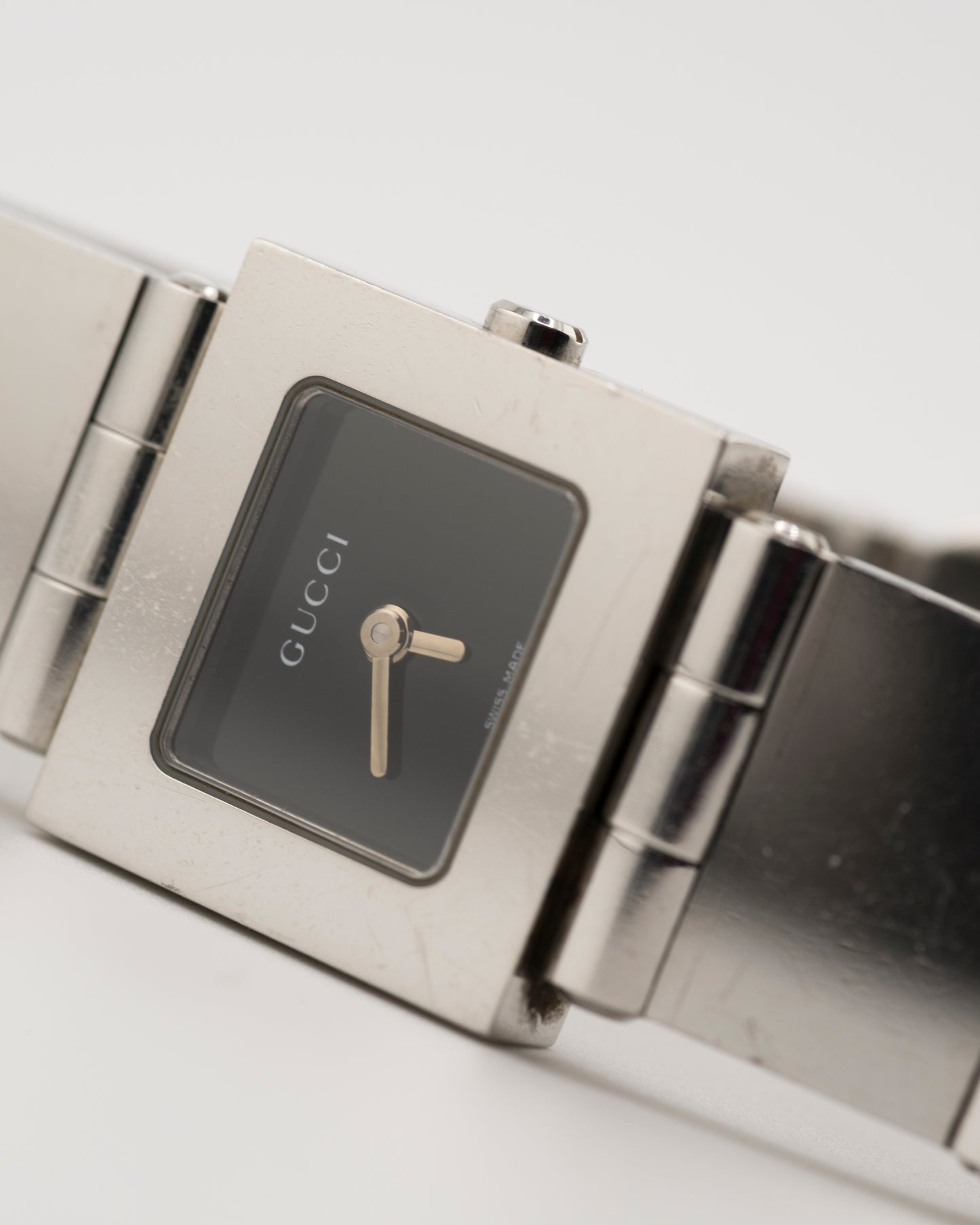 90s GUCCI 600L Silver Buckle Watch