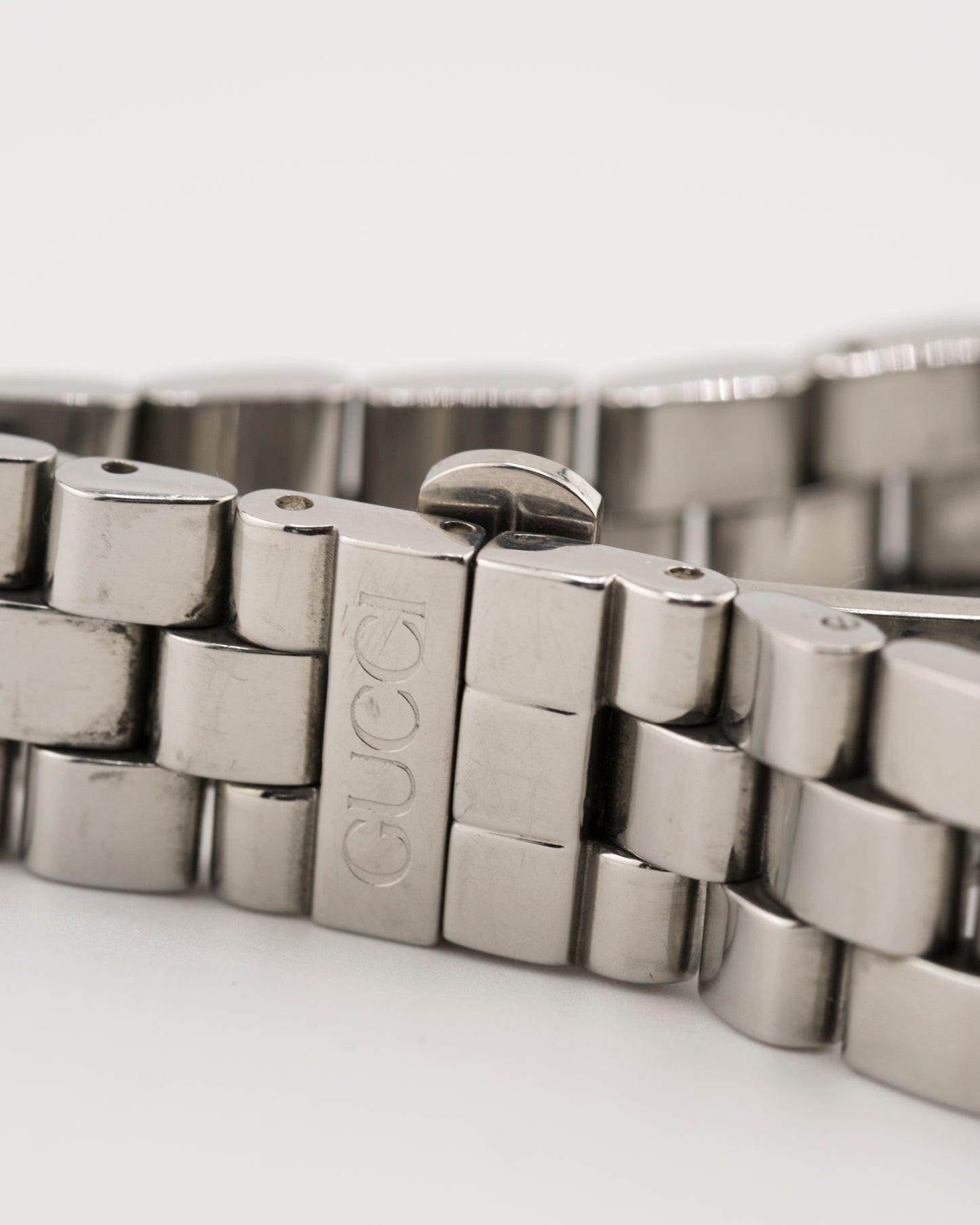 2000s GUCCI 3600L Silver Watch w/Black Dial