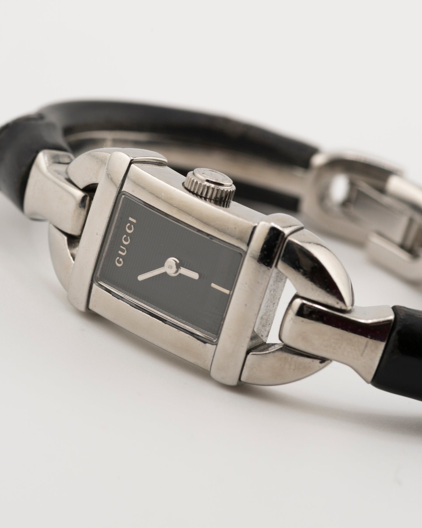 90s GUCCI 6800L Silver Black Bamboo Bangle Watch