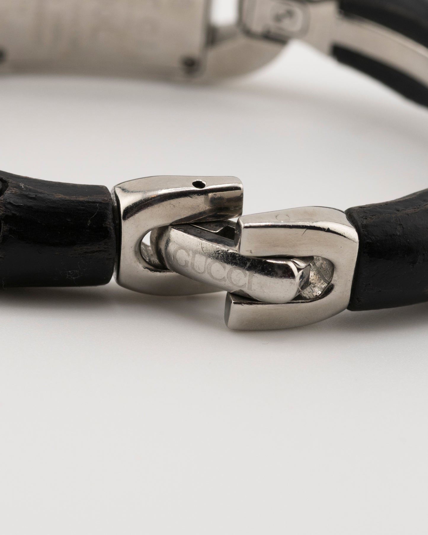 90s GUCCI 6800L Silver Black Bamboo Bangle Watch