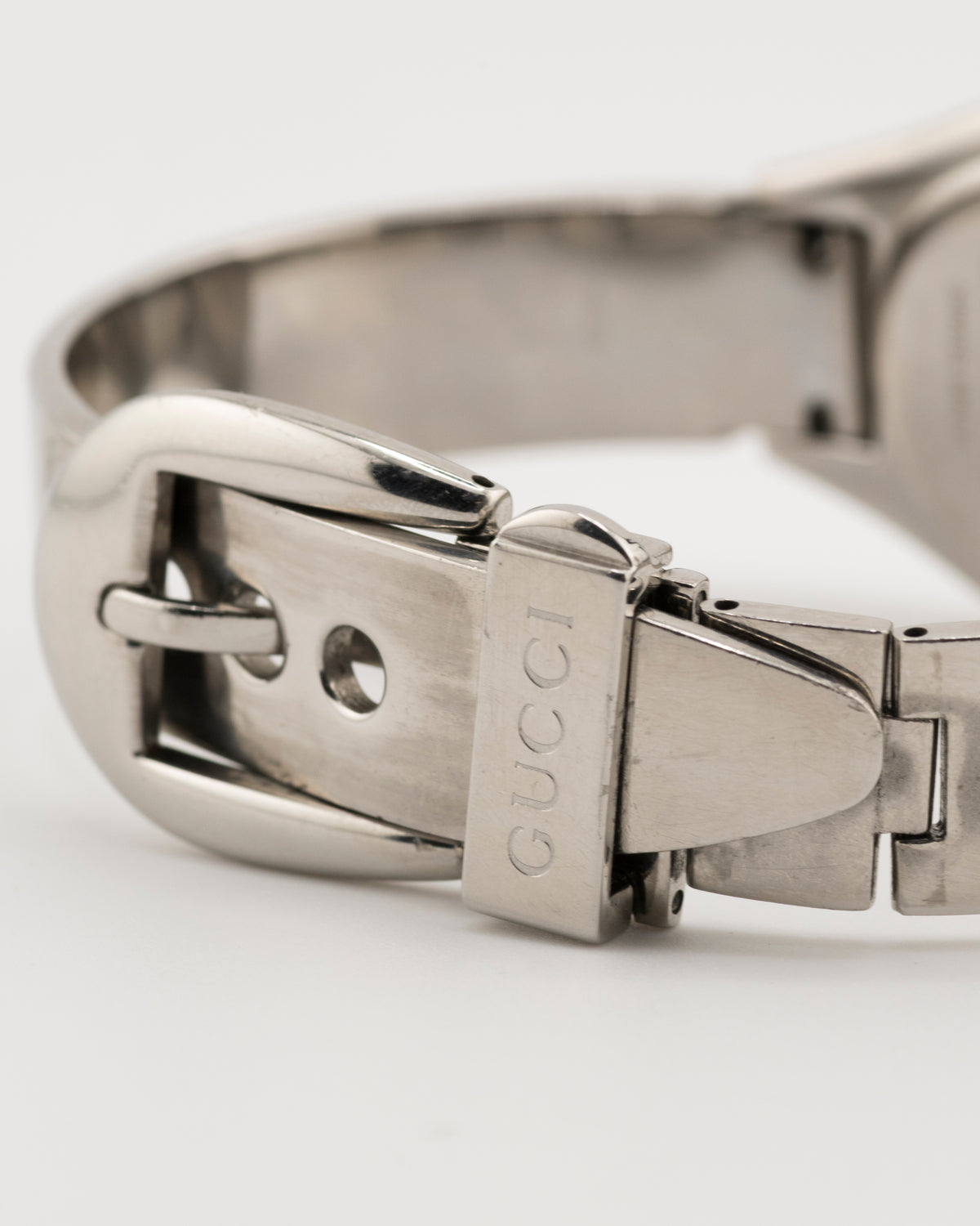90s GUCCI 6700L Silver Buckle Watch w/ Black Dial