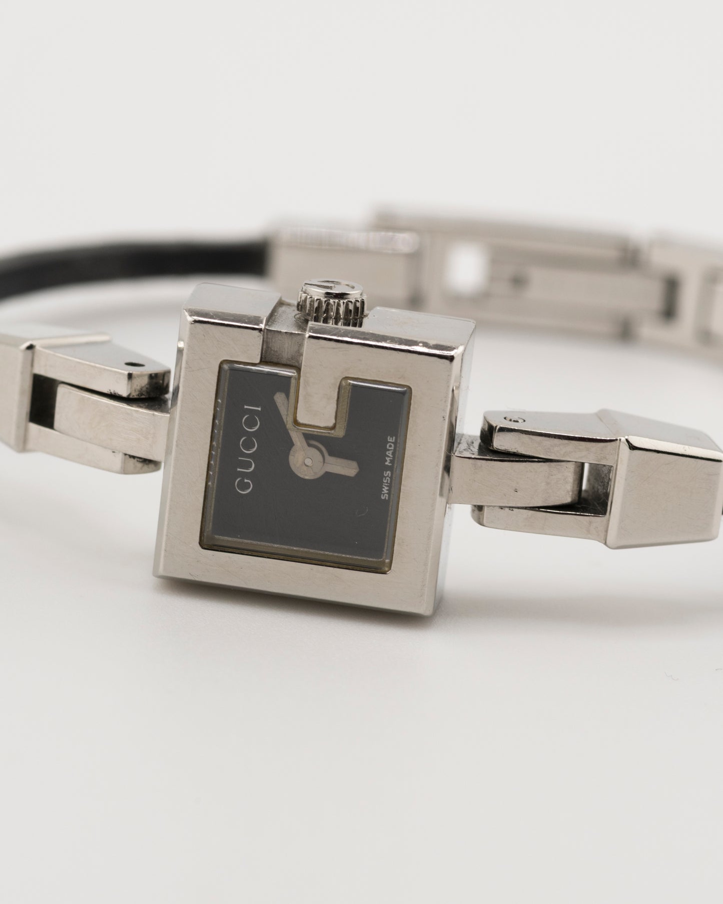 90s GUCCI 102 Silver Dainty Watch