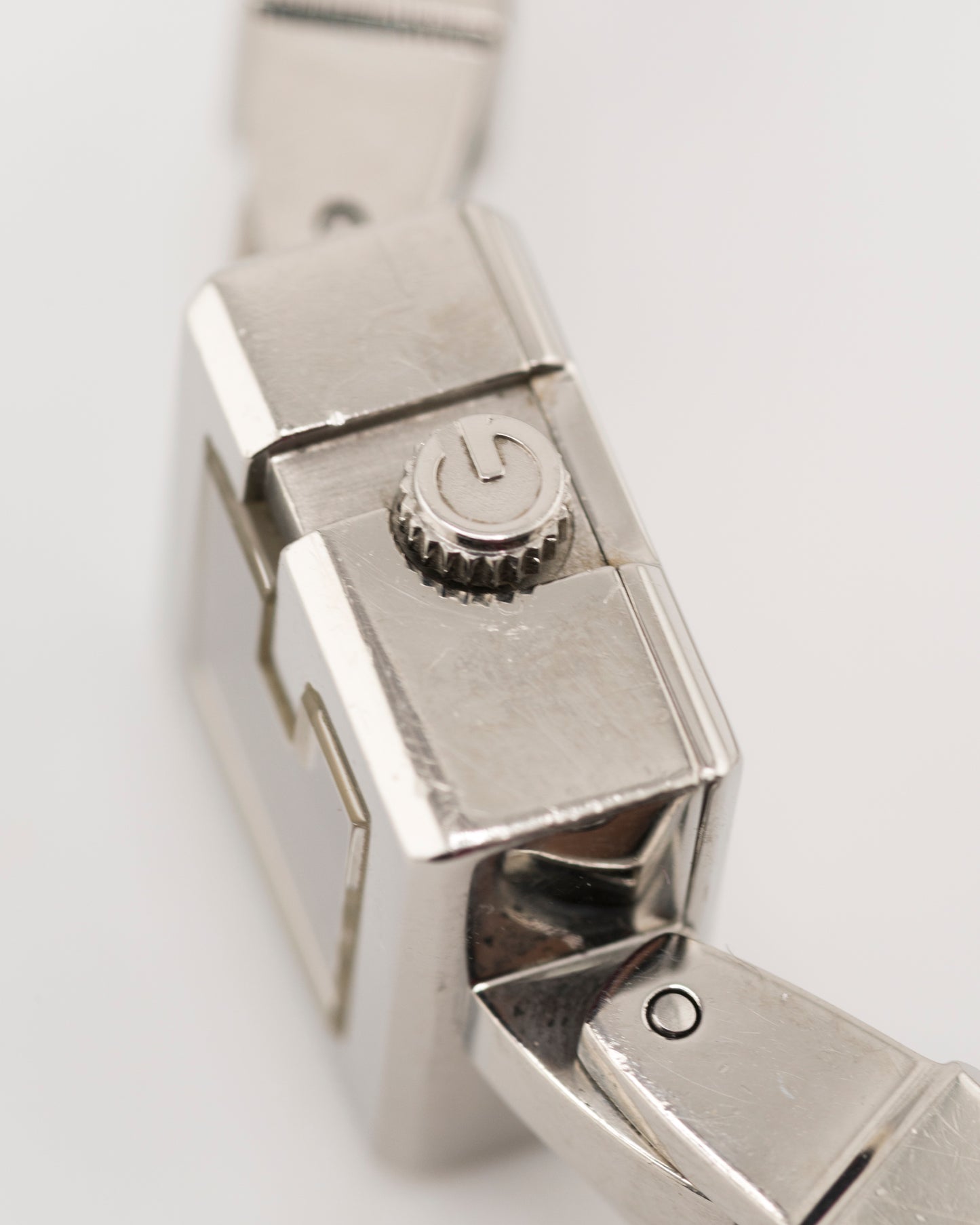 90s GUCCI 102 Silver Dainty Watch