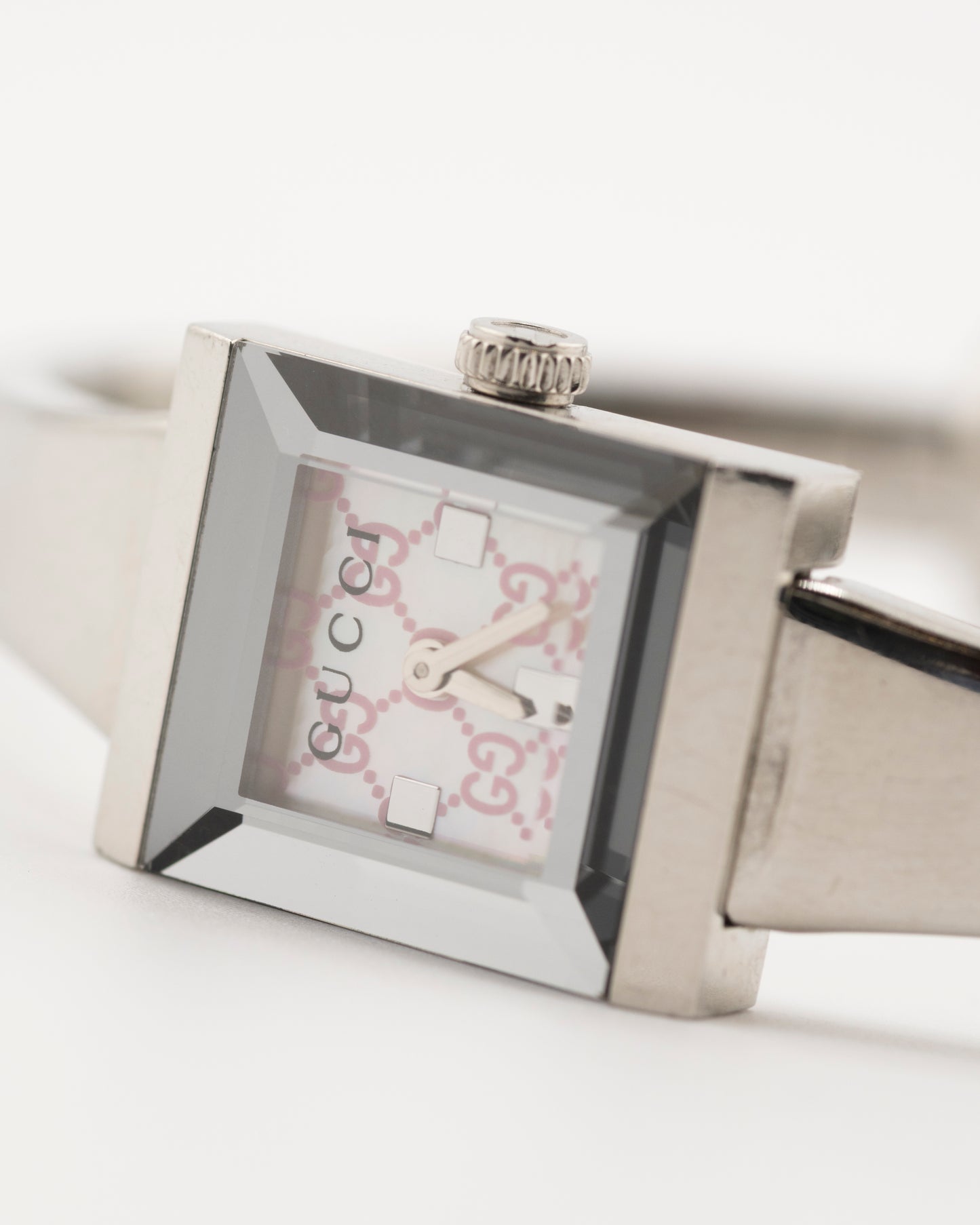 2000s GUCCI 128.5 Silver GG Monogram Bangle Watch