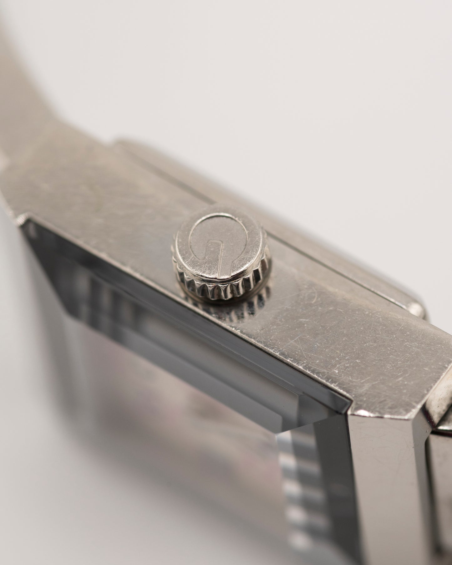 2000s GUCCI 128.5 Silver GG Monogram Bangle Watch